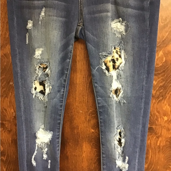 Judy Blue Distressed Jeans - Picture 2 of 5